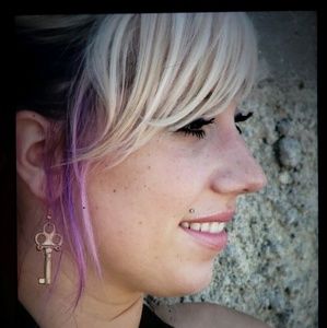 Meet your Posher, Alexandra